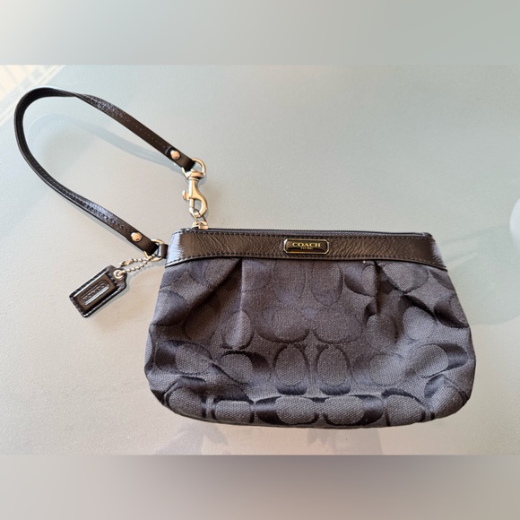 Coach Black Signature Wristlet - Picture 1 of 5